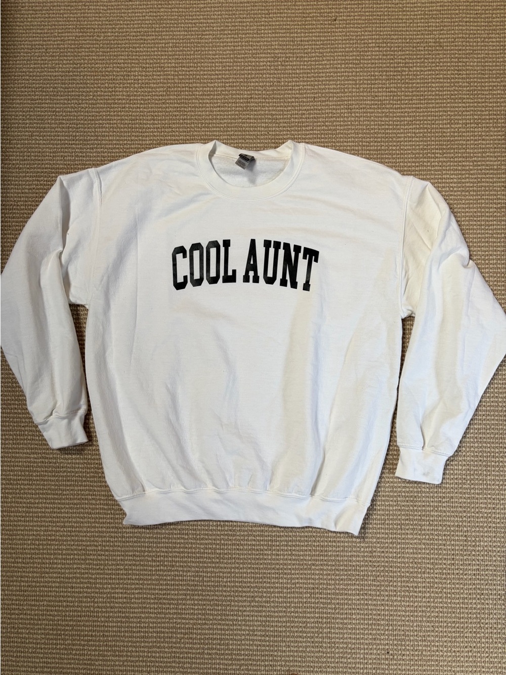 Gildan White Crewneck Sweatshirt with Black "COOL AUNT" Text